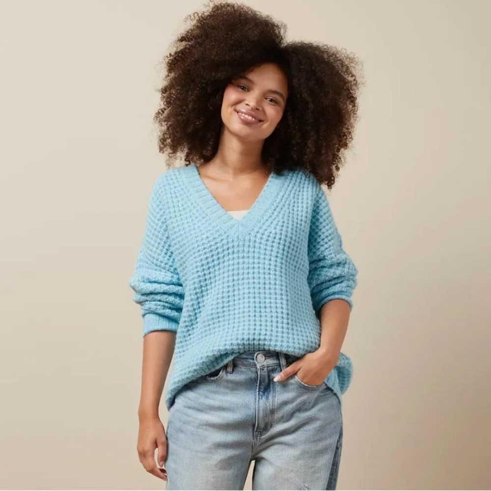 NWOT American Eagle Whoa So Cozy Waffle V-Neck Sweater
